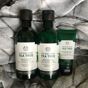 Tea Tree Oil Acne Clearing Line
